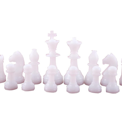 Vicky Chessmen Platinum