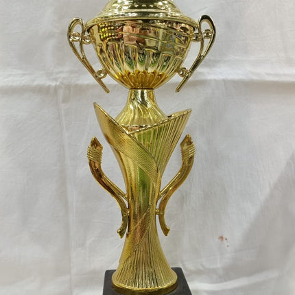Trophy Standing Lady (Matka)